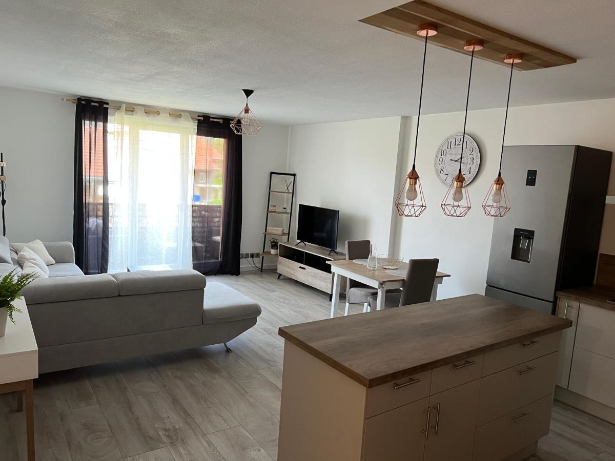Appartement Entre Lacs, Montagnes Et Stations De Ski Bonneville Eksteriør bilde